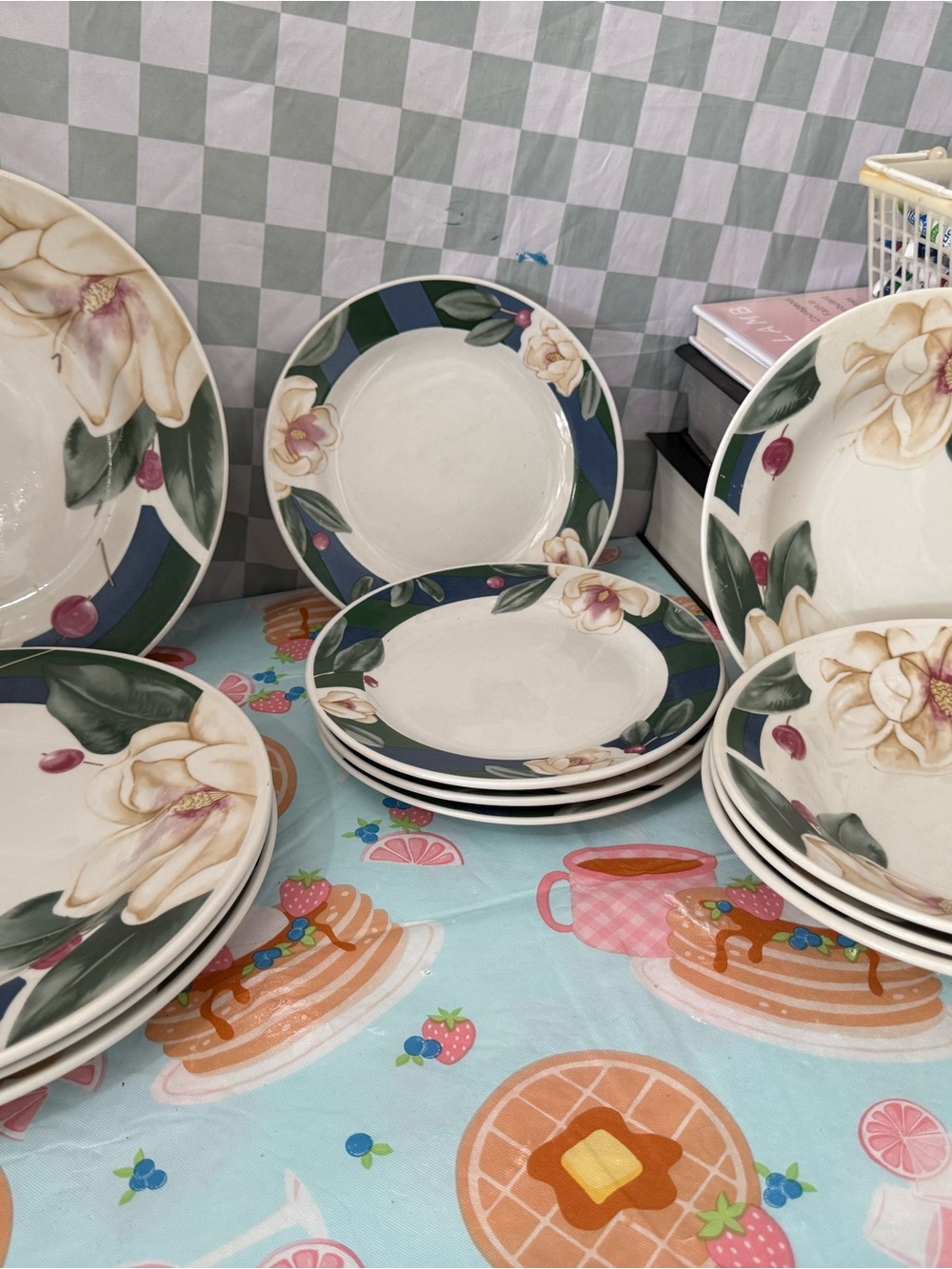 Savannah Grove by Citation Floral Ceramic Dinner Plates in Cream, Green & Navy